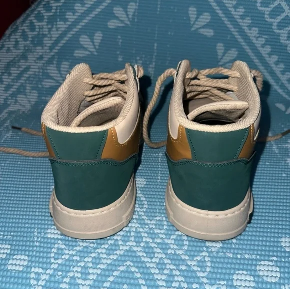 Men’s Cream and Green Sneaker Skate Shoes - Picture 7 of 8